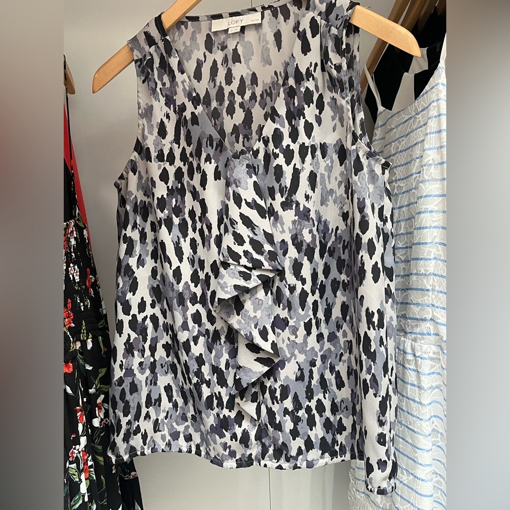 Gently loved Ann Taylor Loft Petite Small Blouse from Smoke free home